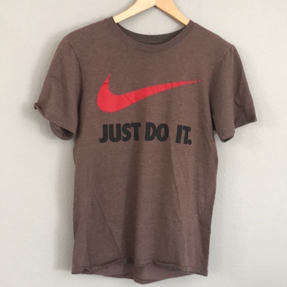 THE NIKE TEE